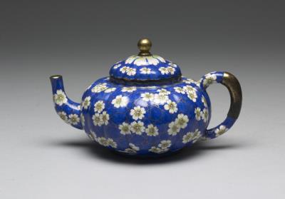 图片[3]-Copper teapot with ice-plum flowers decoration in painted enamels, Qing dynasty, Qianlong reign (1736-1795)-China Archive